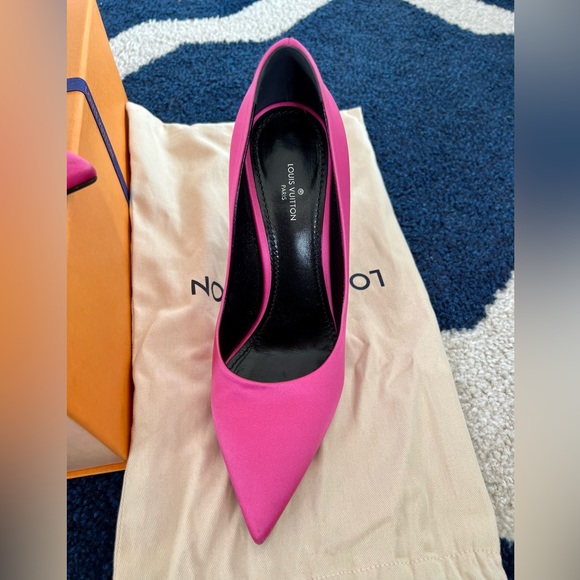Louis Vuitton Pink Satin heels, Size 38 - Picture 3 of 5